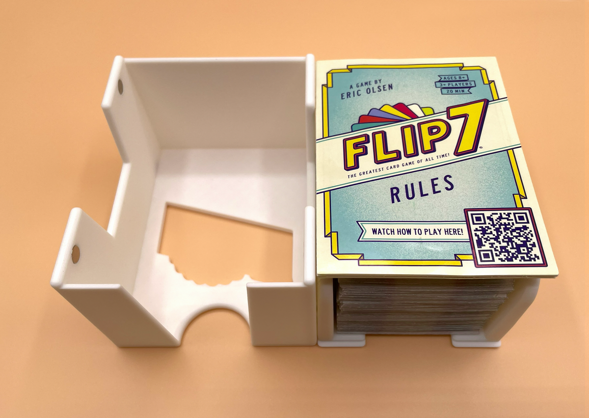 Flip 7: Travel Case for Sleeved Cards